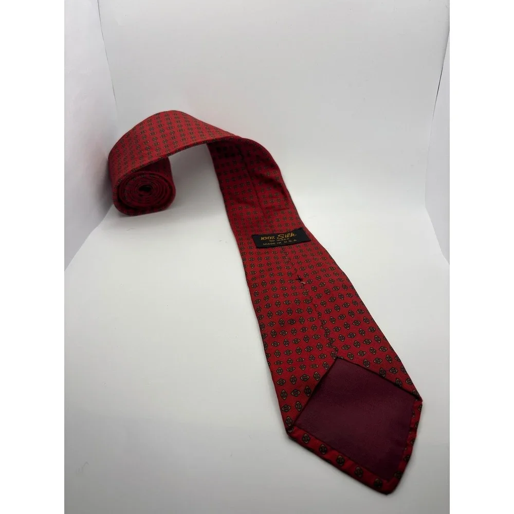 Vintage 100% Silk Red Geometric Medallion Print Necktie Made in USA RN 16484